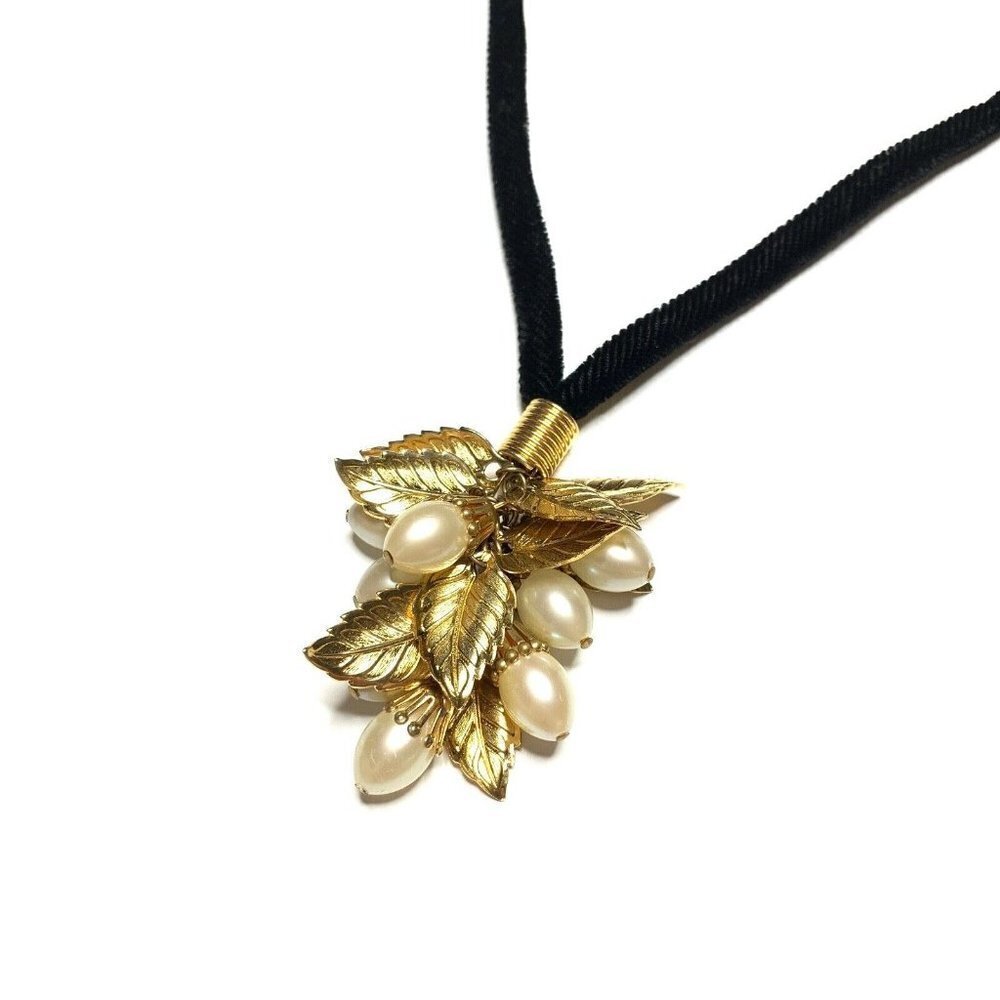 VINTAGE Necklace Black Velvet Chain Leaf Pearl Cluster Pendant Gold Accents